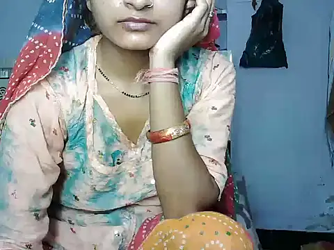 Snapshot of ROSE_GOLDE chatting on June 18, 2026, 9:47 am ROSE GOLDE online show from June 18, 2026, 9:47 am