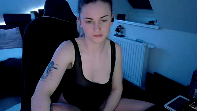 Melly4You online show from April 20, 2026, 10:55 pm