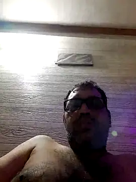 Hot-boy077 online show from April 13, 2026, 1:33 am