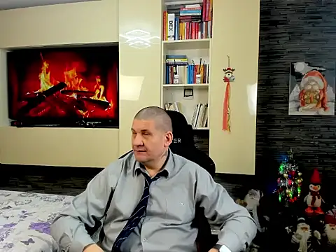 SpartacusDaddy48 online show from February 20, 2026, 4:18 pm