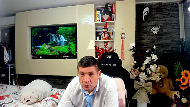 SpartacusDaddy48 online show from April 17, 2026, 10:02 pm