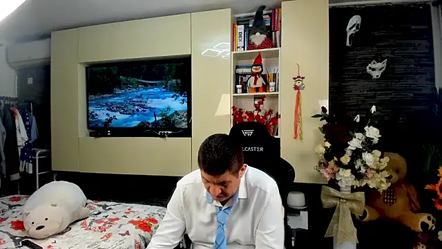 SpartacusDaddy48 online show from April 19, 2026, 10:58 am