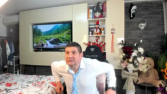 SpartacusDaddy48 online show from April 20, 2026, 5:05 pm