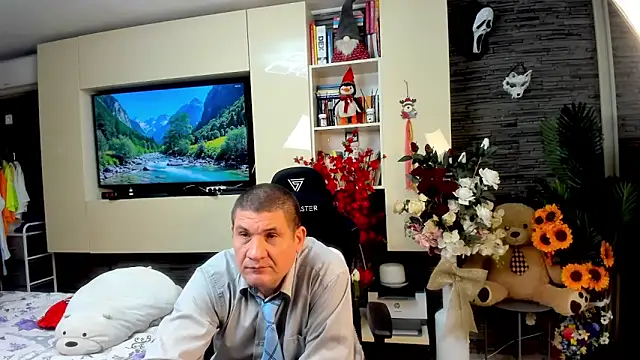SpartacusDaddy48 online show from May 16, 2026, 1:02 am