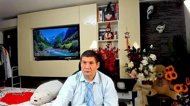 SpartacusDaddy48 online show from June 5, 2026, 7:03 am