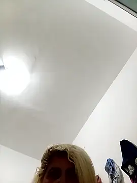 flavinhasensual online show from May 16, 2026, 8:07 pm