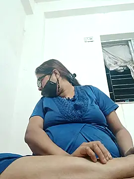 Elie couple143 online show from November 11, 2025, 6:41 pm