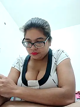 Elie couple143 online show from November 16, 2025, 1:22 am