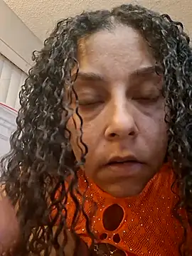 sweetnjuicyyy online show from September 30, 2025, 4:39 am