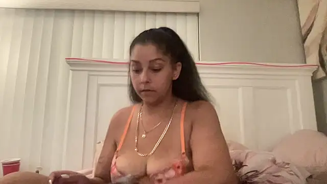 sweetnjuicyyy online show from October 15, 2025, 5:18 am