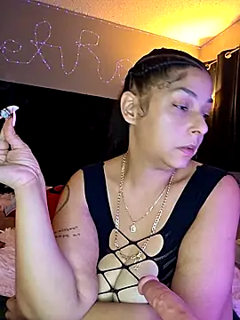 sweetnjuicyyy online show from December 5, 2025, 7:39 am