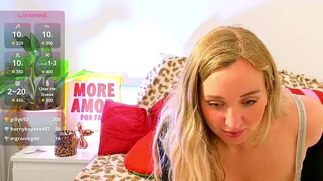 Snapshot of Stellapower chatting on October 14, 2025, 1:01 pm Stellapower online show from October 14, 2025, 1:01 pm