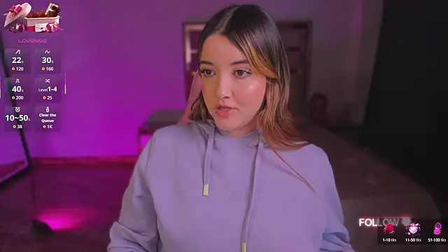 lunaarose online show from October 9, 2025, 4:21 am