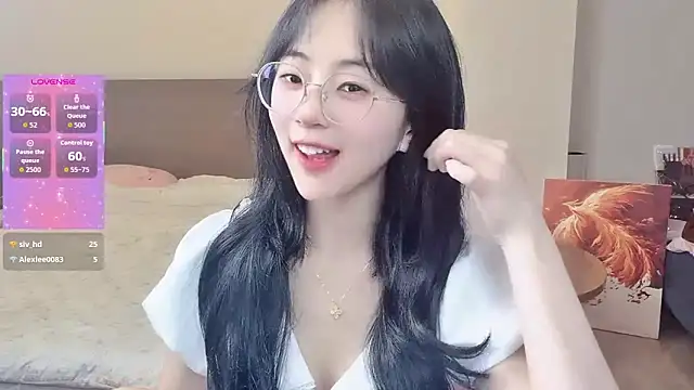 Snapshot of nini_a chatting on April 10, 2026, 11:48 am nini a online show from April 10, 2026, 11:48 am