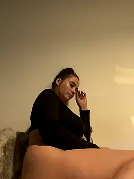 LollyLove  online show from November 18, 2025, 9:08 pm