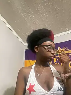 HennessyBaby21 online show from October 6, 2025, 9:12 pm