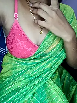 Nidhi lovely online show from October 17, 2025, 1:53 am