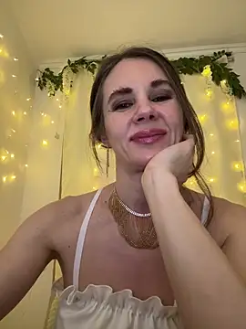 LucieMack online show from April 20, 2026, 7:26 pm