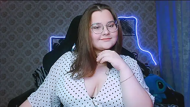 InLoveWithLife26 online show from September 12, 2025, 8:20 pm