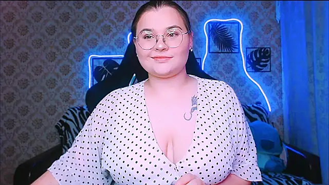 InLoveWithLife26 online show from November 15, 2025, 5:42 pm