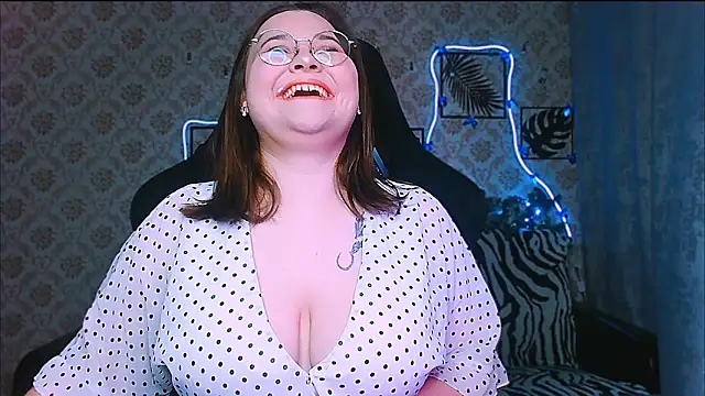 InLoveWithLife26 online show from December 21, 2025, 7:54 pm