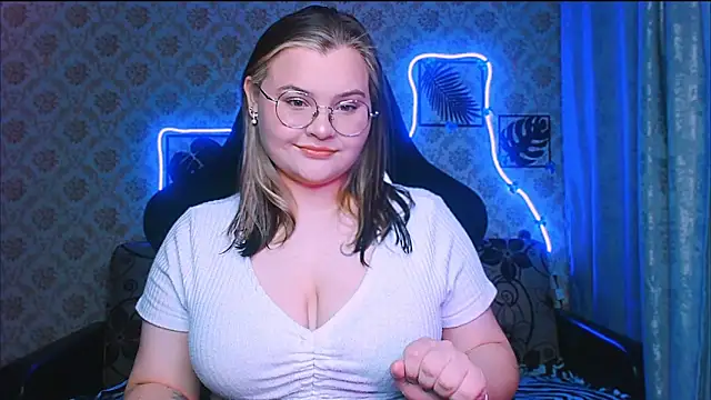 InLoveWithLife26 online show from March 29, 2026, 7:36 pm