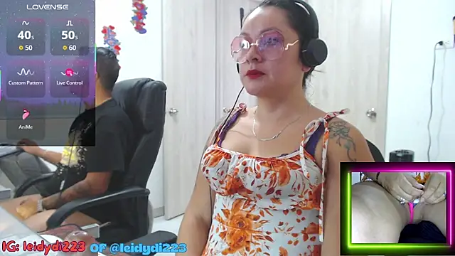 leidydi223 online show from September 9, 2025, 1:43 pm