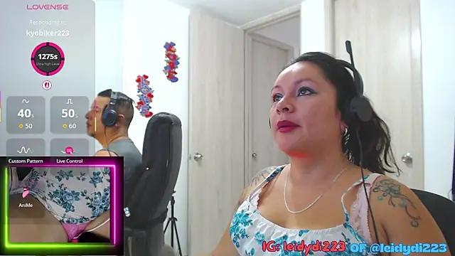 leidydi223 online show from September 16, 2025, 1:23 pm