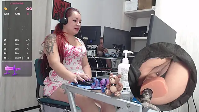 leidydi223 online show from November 22, 2025, 2:27 pm