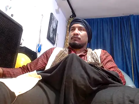 ElCaballeroNegro24 online show from November 18, 2025, 5:01 am