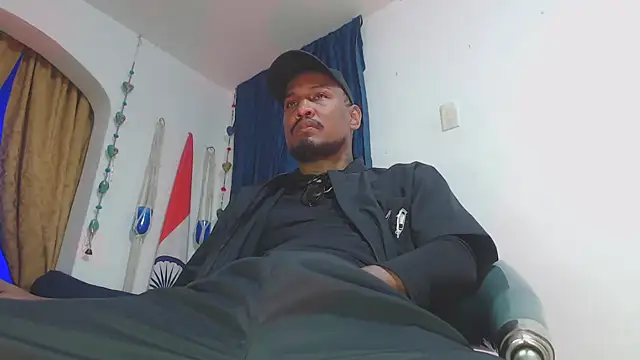 ElCaballeroNegro24 online show from February 13, 2026, 1:45 am