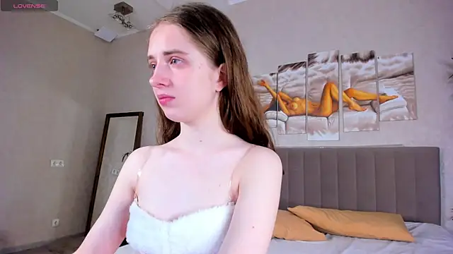 Camilla Kelly online show from April 6, 2026, 1:14 am