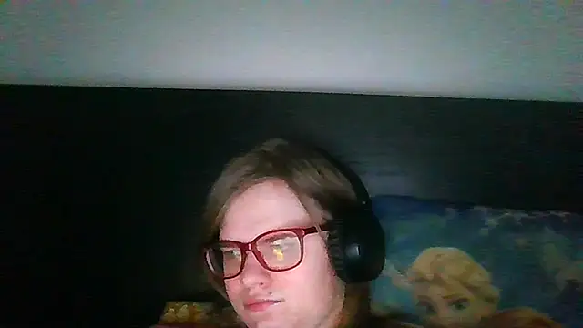 Moonolighta online show from September 24, 2025, 8:17 am