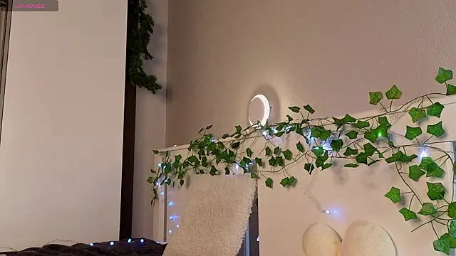 BlushinBloom online show from February 17, 2026, 6:32 am