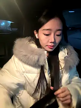 jiajia L online show from November 25, 2025, 4:07 pm