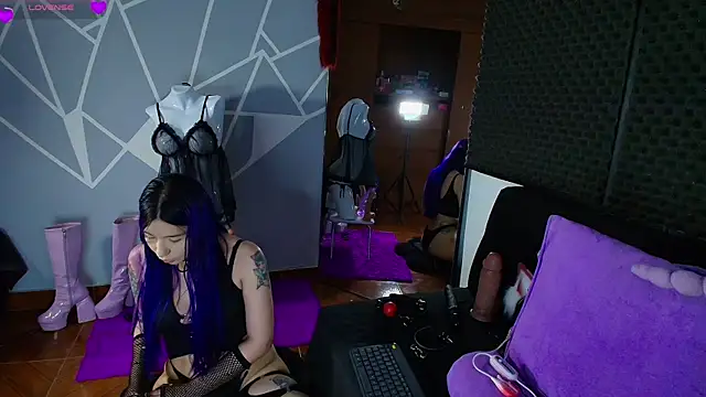 karlamoon23 online show from June 28, 2026, 12:27 am