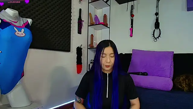 karlamoon23 online show from July 16, 2026, 10:27 pm