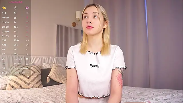 LilianBenskin online show from February 2, 2026, 6:12 am