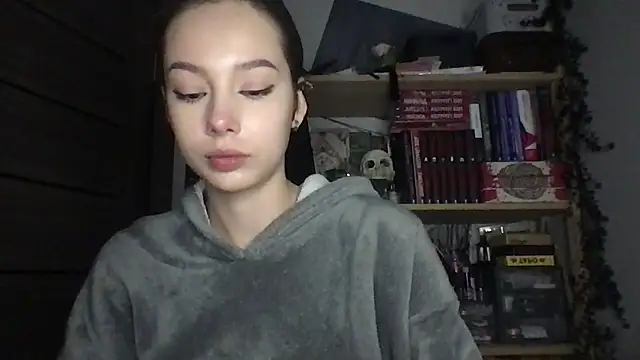 Yuna5343 online show from April 22, 2026, 8:43 pm