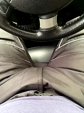 maxvergo online show from October 6, 2025, 8:17 pm