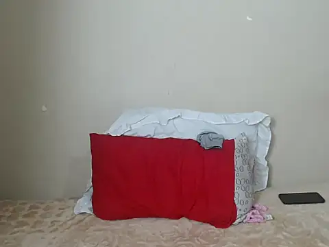  SweetLips  online show from September 21, 2025, 8:21 pm