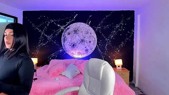 ShaniaDaniels online show from October 18, 2025, 9:15 pm