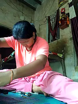 heena3355 online show from September 9, 2025, 4:23 am