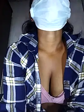 MickMicky online show from October 27, 2025, 12:26 am