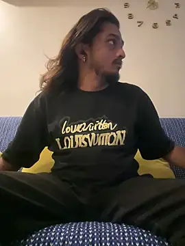 seenu2101 online show from April 19, 2026, 2:27 pm