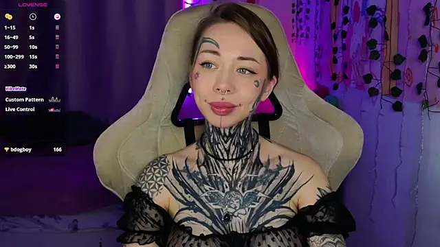 bunnykellyyy online show from April 16, 2026, 6:14 am