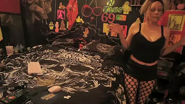 Splash Queen420 online show from April 22, 2026, 2:25 am