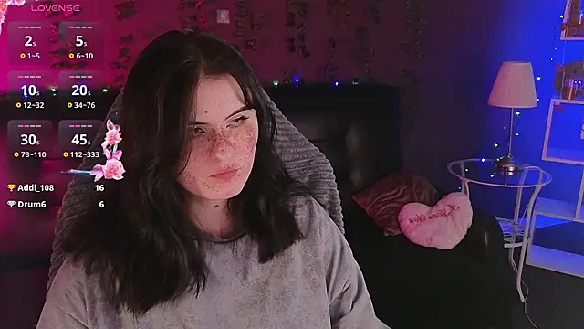 Snapshot of Dark_Shine chatting on January 13, 2026, 8:14 pm Dark Shine online show from January 13, 2026, 8:14 pm