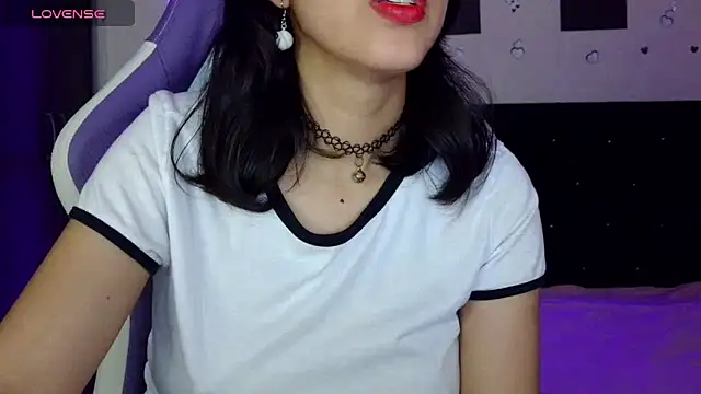 Snapshot of AvlieQueen chatting on April 10, 2026, 7:46 am AvlieQueen online show from April 10, 2026, 7:46 am