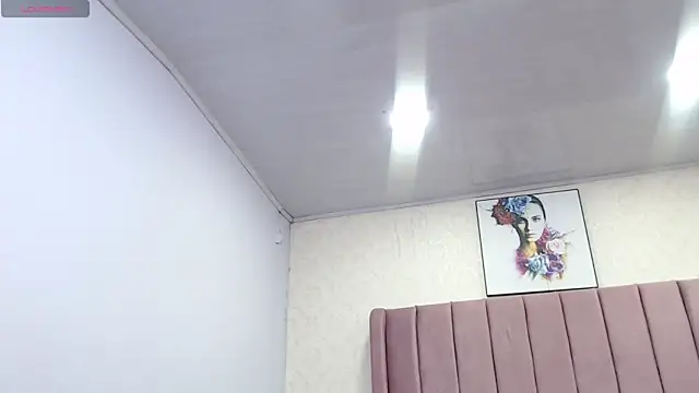 AriannaAdames online show from March 25, 2026, 1:17 pm